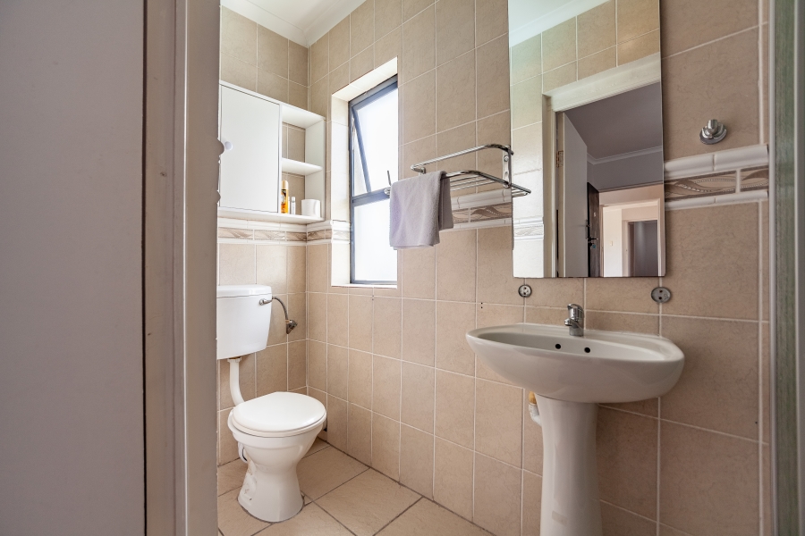 8 Bedroom Property for Sale in Milnerton Ridge Western Cape